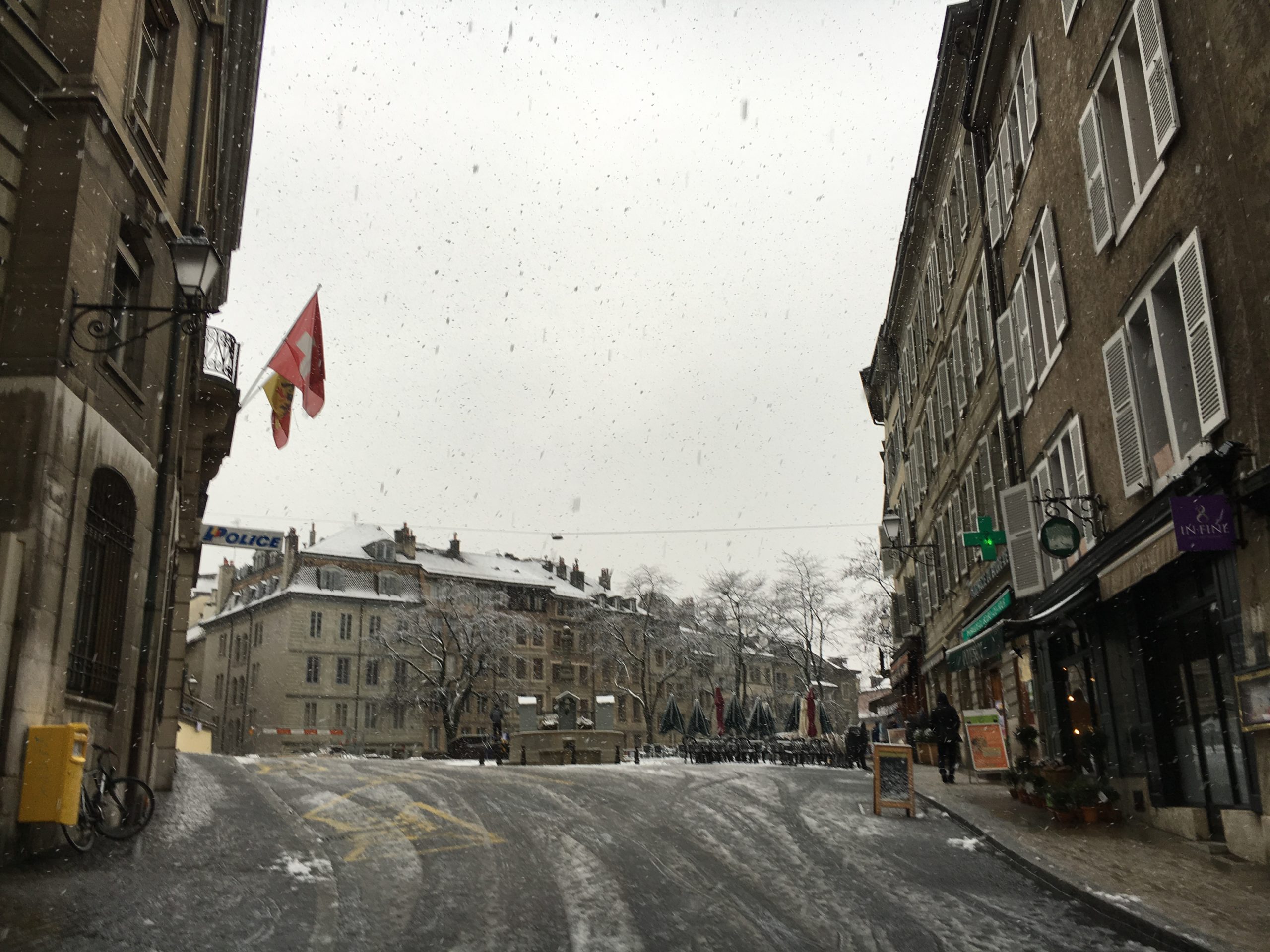 Place du Bourg de Four 2016-02-12_15-30-29