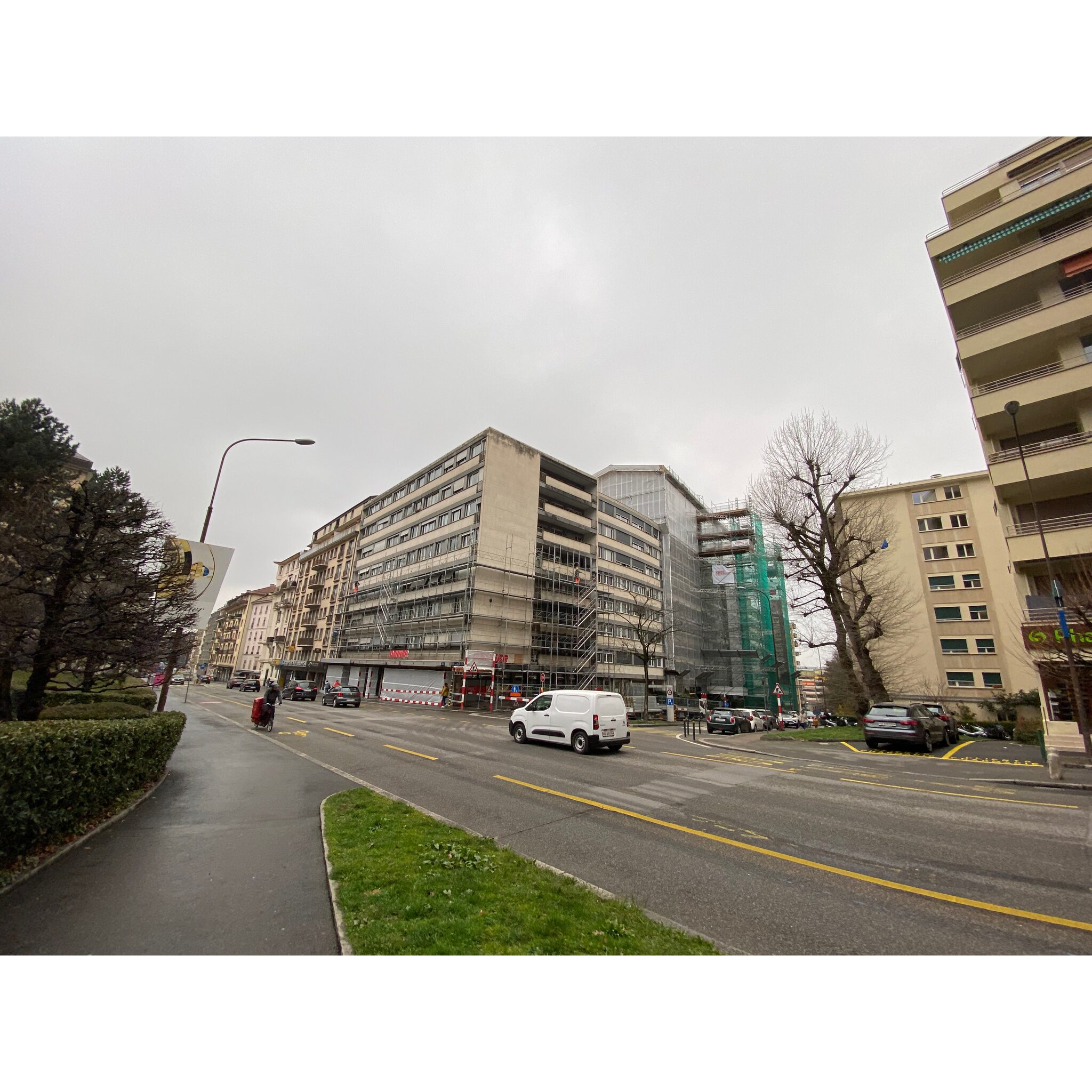 Bâtiment à Route de Frontenex 51 (Genève), 1207 Genève