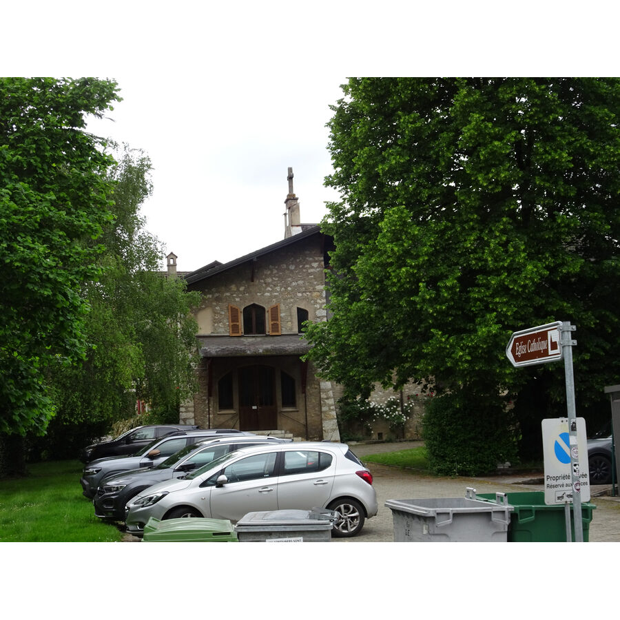 Route de la Gare-de-Satigny 17