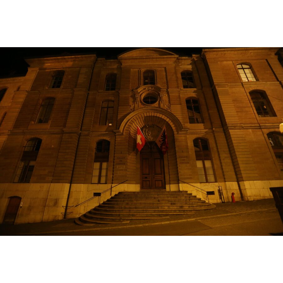 Place du Bourg-de-Four 1