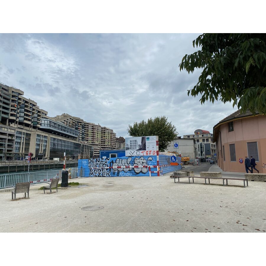 Rue de la Coulouvrenière 1