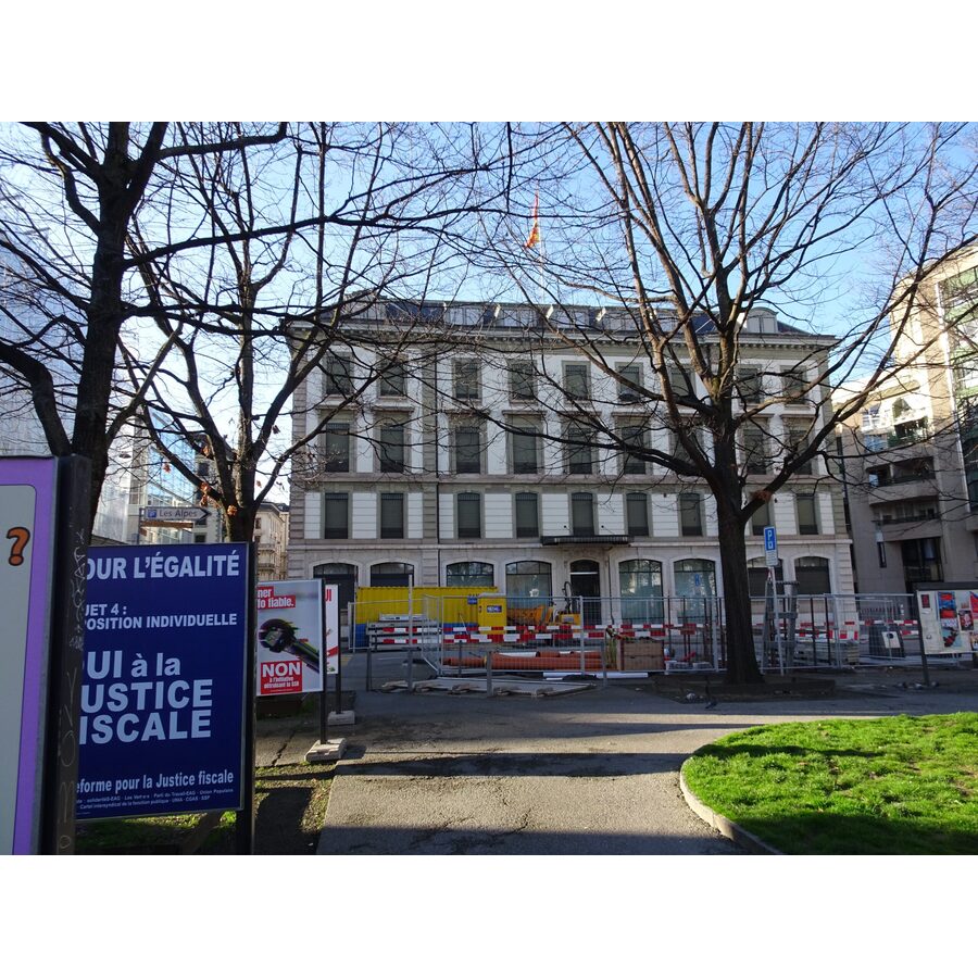 Place des Alpes 1