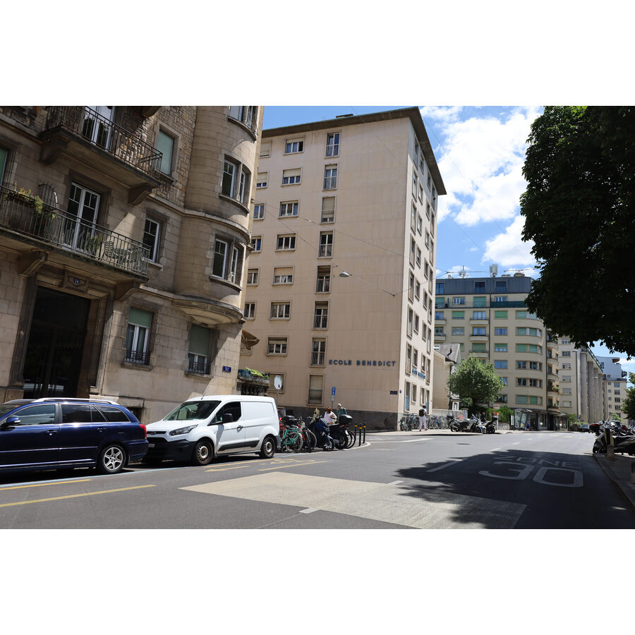 Rue Madame-De-STAËL 9