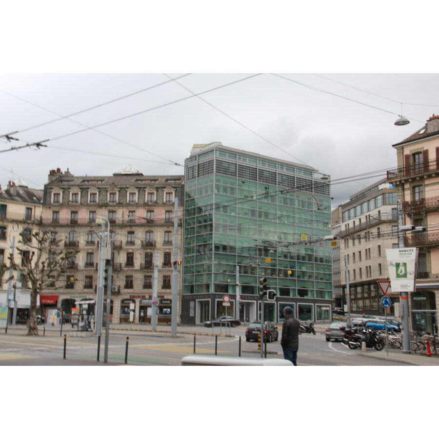 Cours de Rive 12