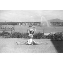 MME-ROSSI-COUSINE-sur-le-toit-du-Kursaal
