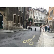 Place du Bourg de Four 2016-08-02_13-30-57