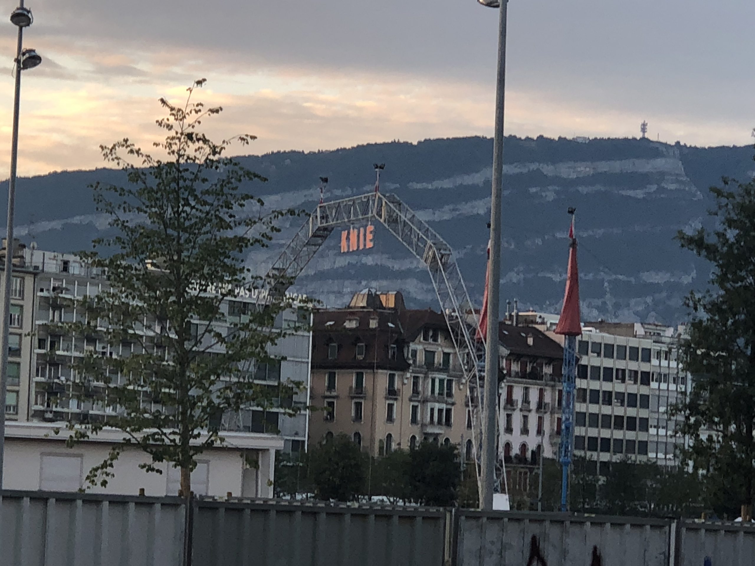 Avenue du Mail 2018-08-22_07-02-30