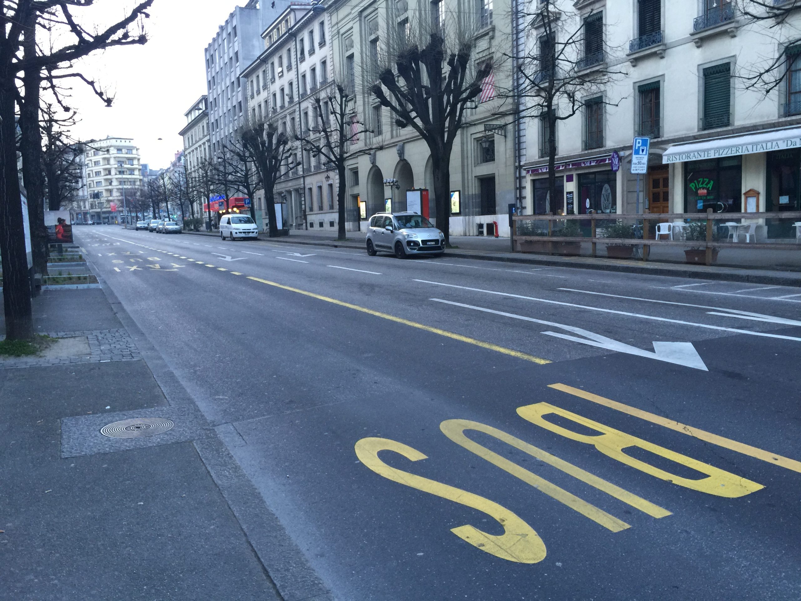 Rond-Point de Plainpalais 2015-03-14_06-58-04