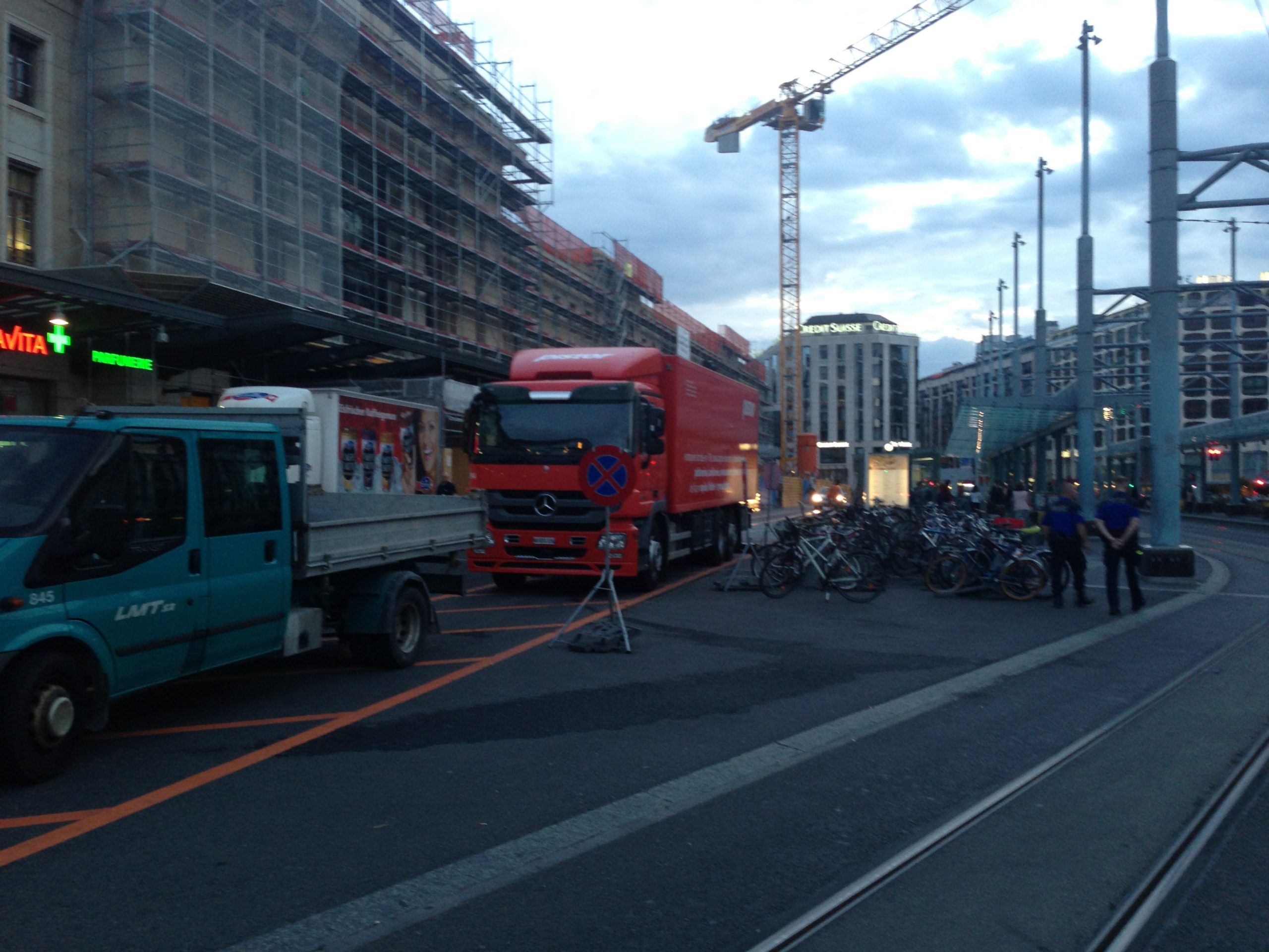 Rue de Chantepoulet 2013-08-27_06-45-32