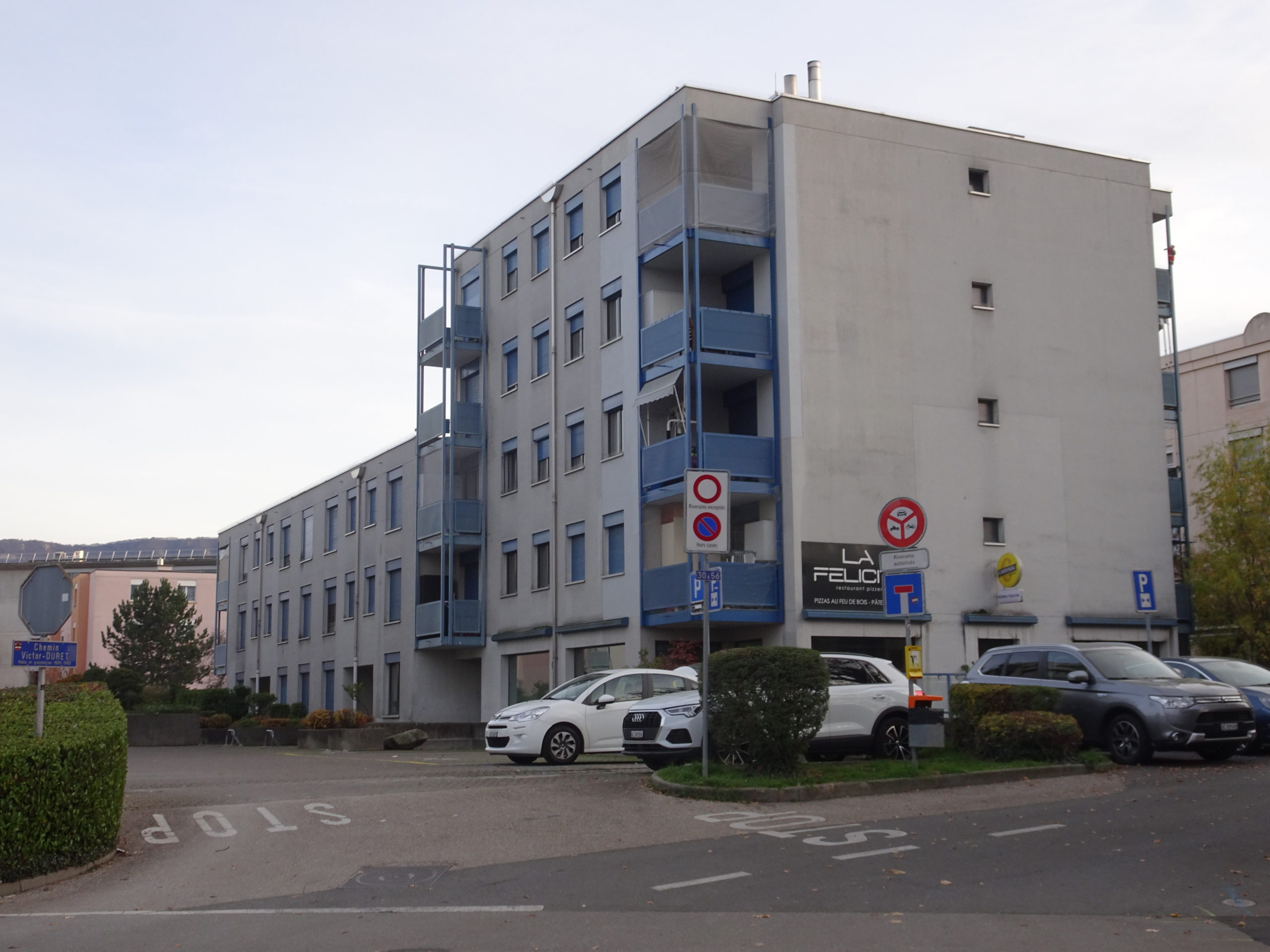EC09D409-818D-47D6-8673-63FF7FC0A7FD
