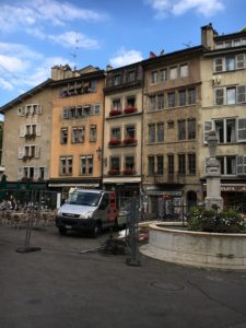 Place du Bourg de Four 2016-06-29_07-39-23