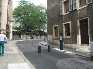 Place du Bourg de Four 2016-08-02_13-33-06